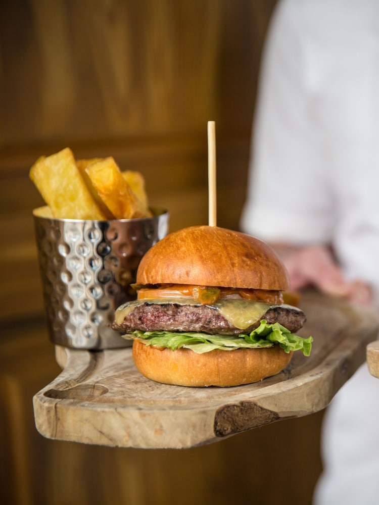 Virgin Experience Days Gordon Ramsay Restaurant Three Course Meal for Two - Image 4 of 4