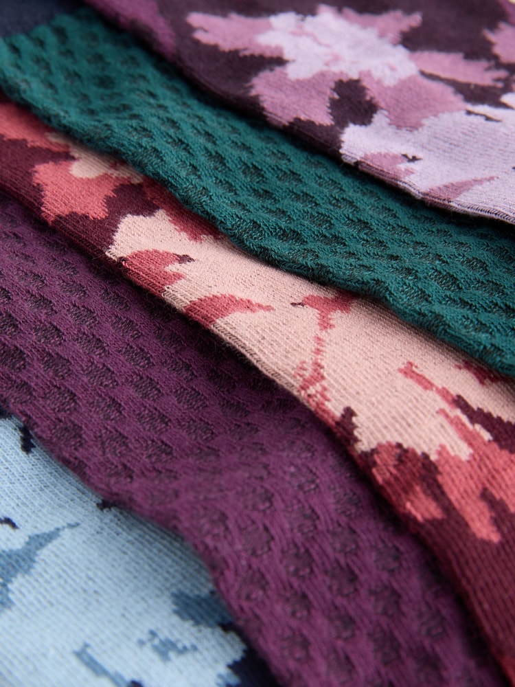 Blue/Red Texture Pattern Smart Socks - Image 2 of 8
