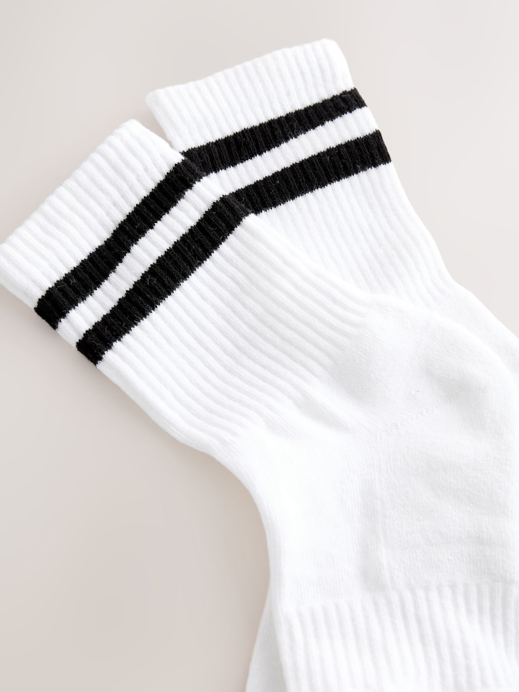 White With Black Stripe Sports Socks 4 Pack - Image 5 of 6