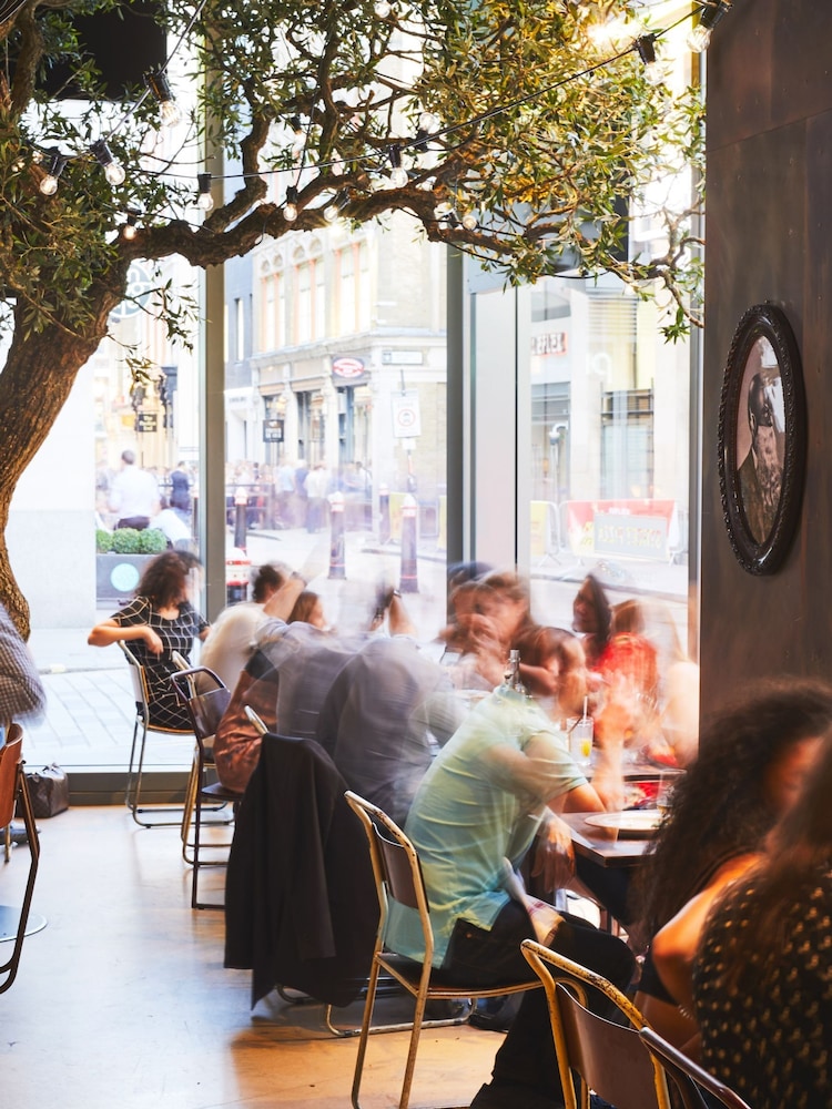 Virgin Experience Days Gordon Ramsay's Street Pizza Bottomless Pizza for Two - Image 2 of 4
