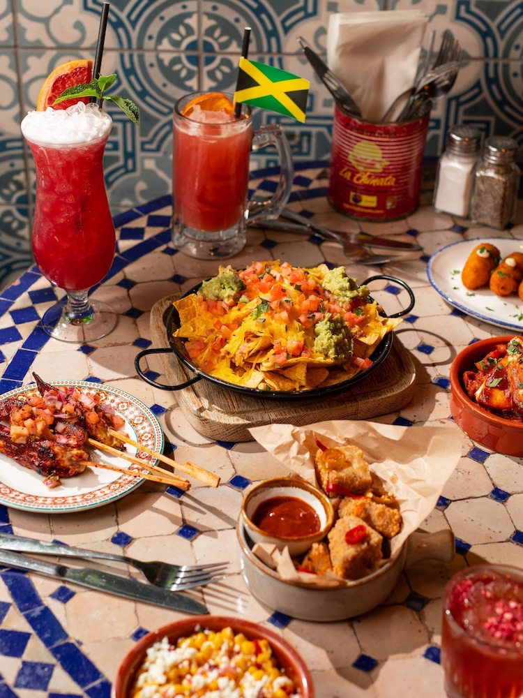 Virgin Experience Days Revolucion de Cuba Five Sharing Tapas Plates and Cocktail for Two - Image 3 of 3