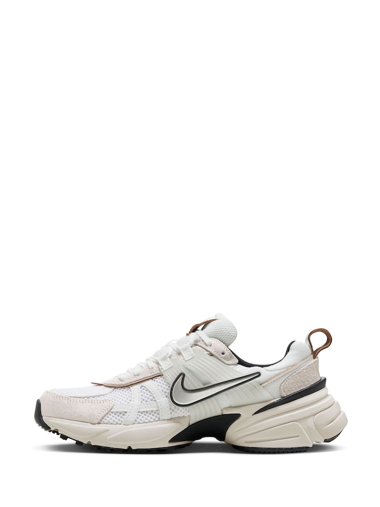 Nike Cream/Black V2K Retro Runner Trainers - Image 2 of 11