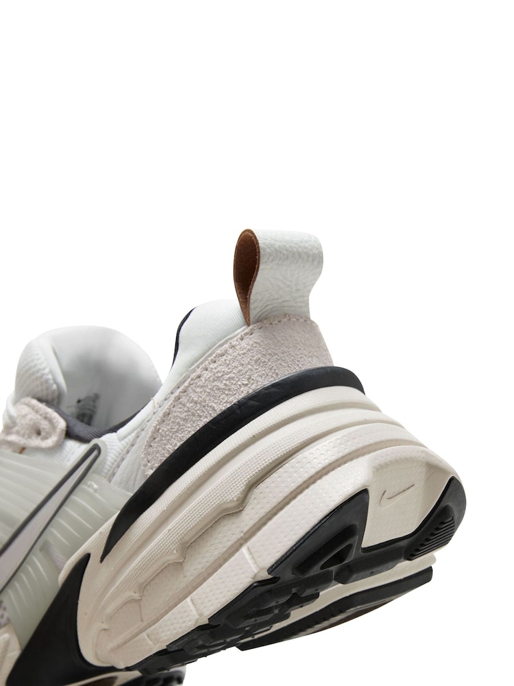 Nike Cream/Black V2K Retro Runner Trainers - Image 9 of 9 Nike Cream/Black V2K Retro Runner Trainers - Image 9 of 9