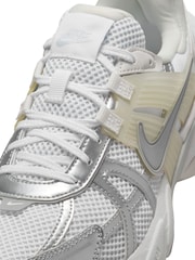 Nike White/Silver V2K Retro Runner Trainers - Image 13 of 15