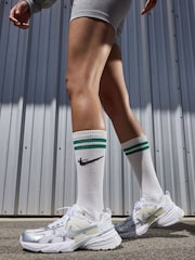 Nike White/Silver V2K Retro Runner Trainers - Image 4 of 15