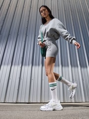 Nike White/Silver V2K Retro Runner Trainers - Image 5 of 15