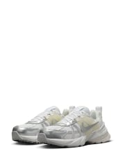 Nike White/Silver V2K Retro Runner Trainers - Image 7 of 15