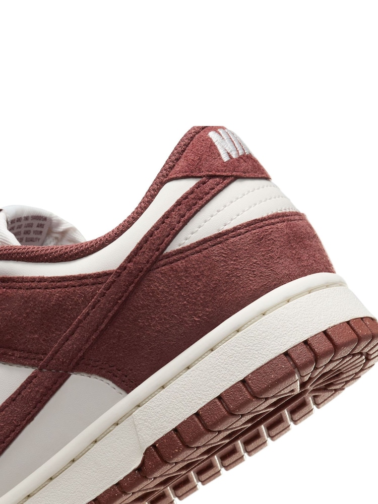 Nike Brown/Cream Dunk Low Trainers - Image 10 of 11
