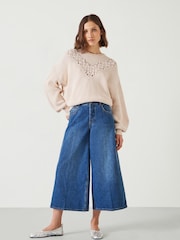 Creme - Hush Louise Pullover mit Spitzeneinsatz aus 100% Baumwolle - Bild 2 von 5