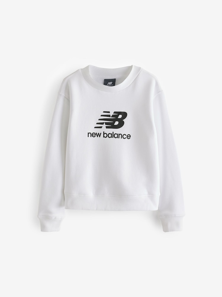 أبيض - سويت شيرت للبنات مزين بطبعة شعار بأحرف متداخلة من New Balance - Image 1 of 3