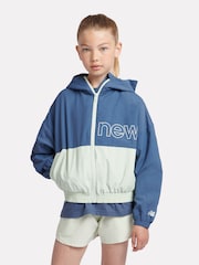 Azul claro - New Balance Kids Athletics Mesh Lined Wind Cheater Jacket - Imagen 3 de 13