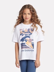 تيشرت للبنات من القطن 100% من تشكيلة Greatest Hits من New Balance - صورة 3 من 11