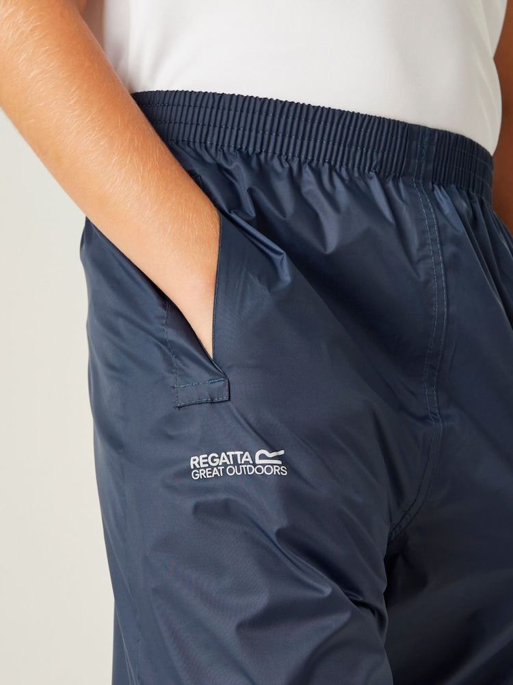 Azul - Sobrepantalón con diseño plegable e impermeable para niños de Regatta - Imagen 2 de 5