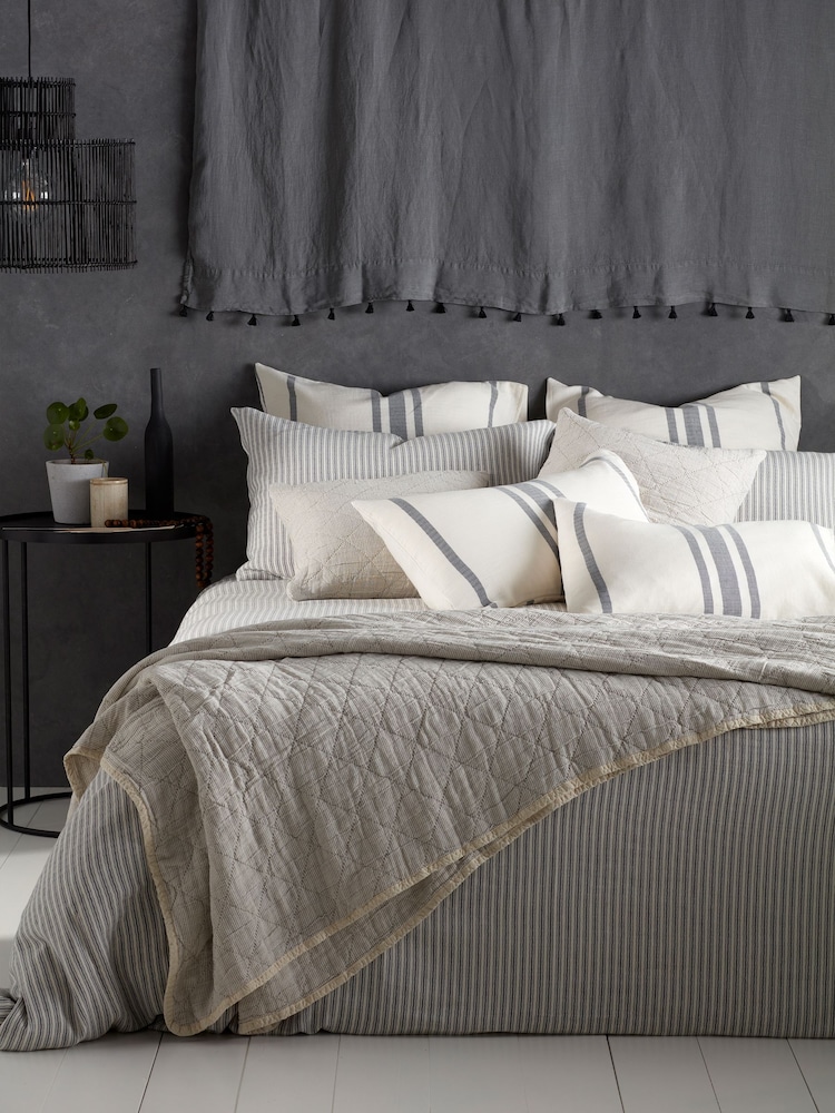 Secret Linen Store Black/Natural Stripe Stripe 100% Cotton Quilted Throw - Image 2 of 3