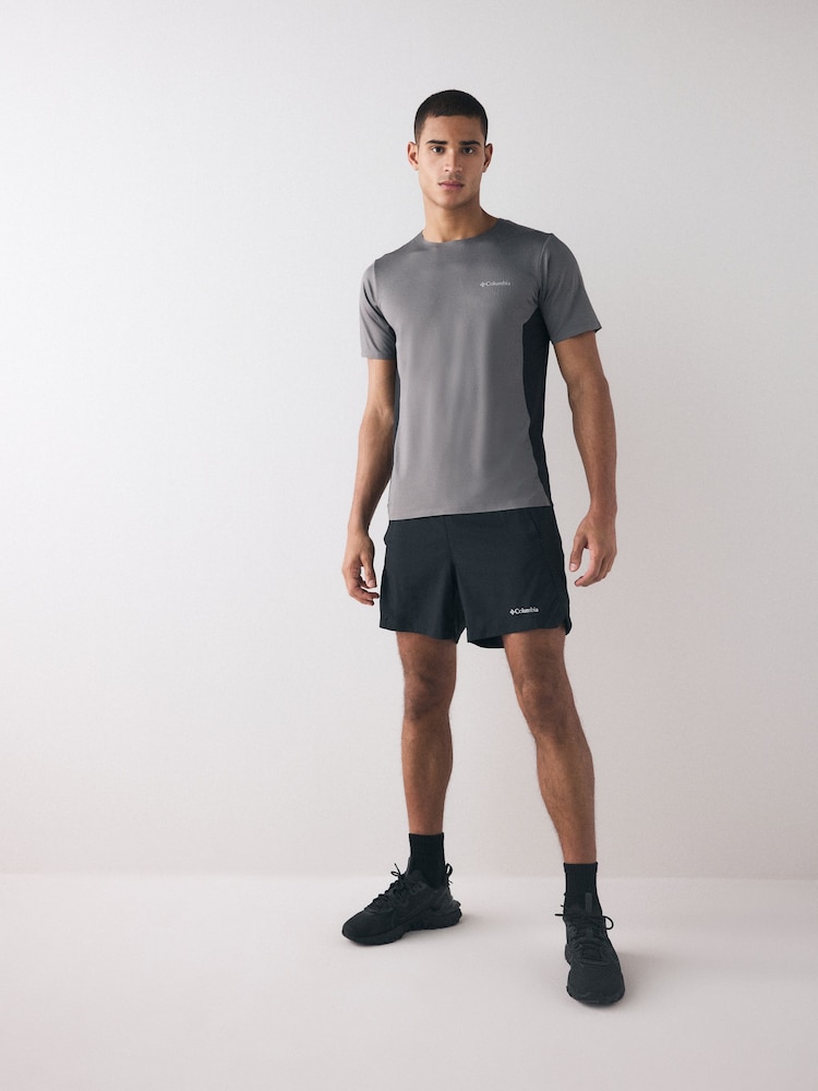 Серый - Columbia Three Pitch™ Short Sleeve Crew Black T-Shirt - Image 2 of 5