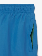 Синий - Черно-белые пляжные шорты из быстросохнуть Lacoste - Изображение 9 из 9