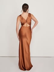 Vestido de dama de honor de satén con espalda retorcida de Six Stories - Imagen 2 de 5