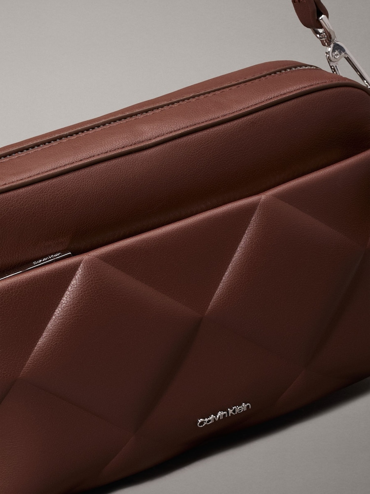 Calvin Klein Natural Diamond Quilt Camera Bag With Pocket - Image 6 of 6