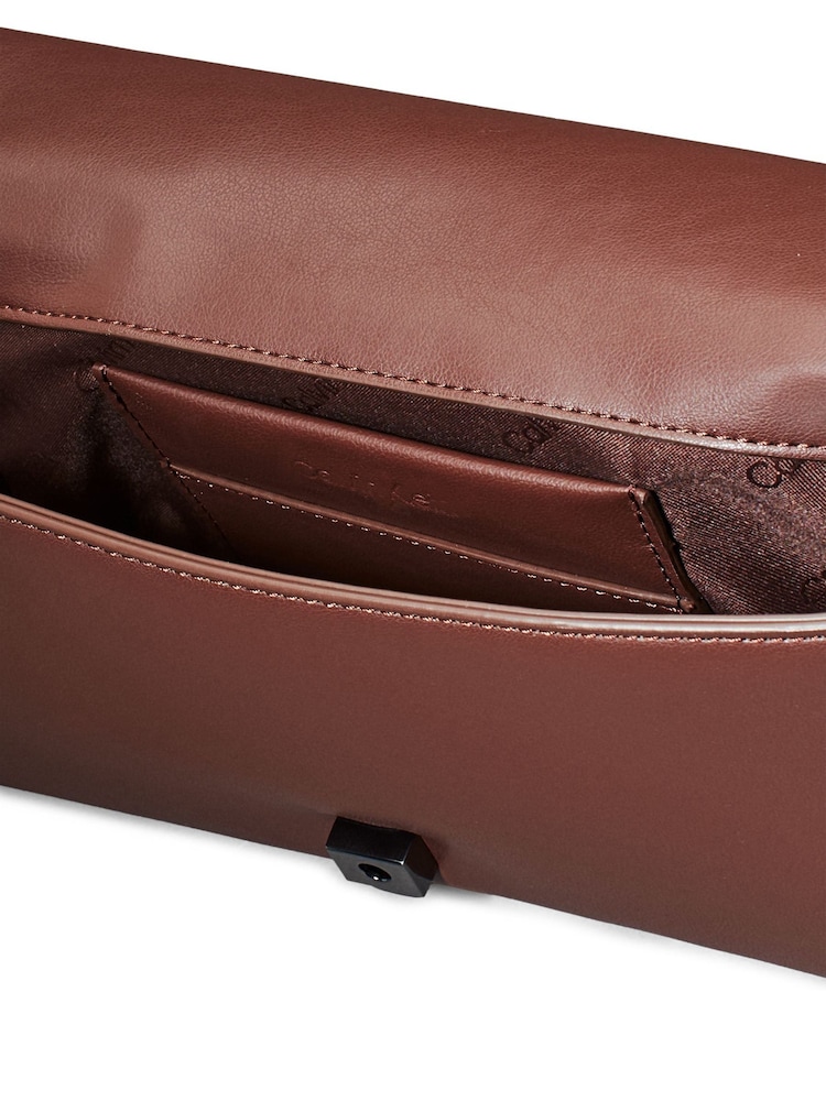 Calvin Klein Natural Diamond Quilt Conv Shoulder Bag - Image 2 of 5