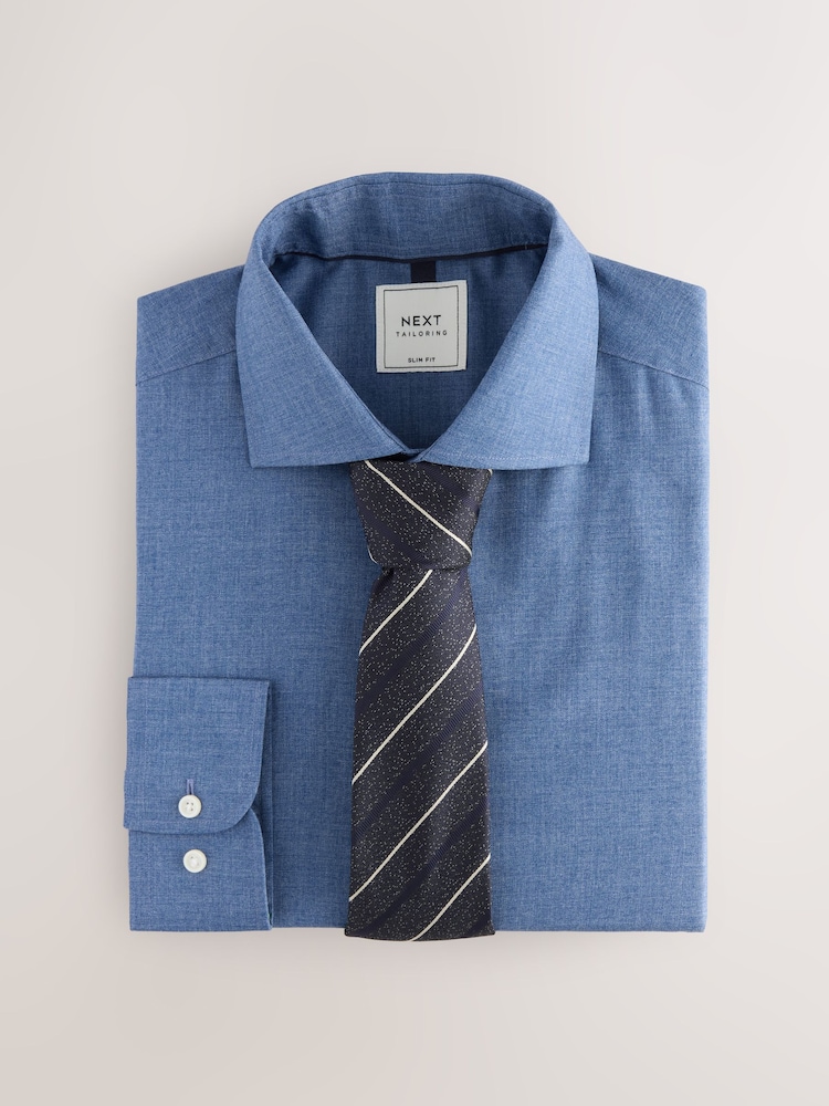 Blauer Denim/Marineblau mit Streifen - Schmale Passform - Hemd mit Krawatte im Set - Bild 1 von 3 Blauer Denim/Marineblau mit Streifen - Schmale Passform - Hemd mit Krawatte im Set - Bild 1 von 3