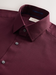 Burgunderrot - Schmale Passform - Signature 100% Cotton with Textured Smart Shirt - Image 2 of 3