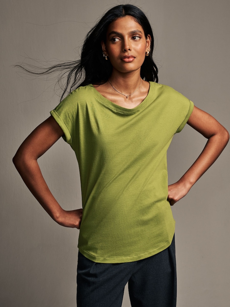 Verde pistacho - Camiseta con mangas casquillo - Imagen 2 de 8 Verde pistacho - Camiseta con mangas casquillo - Imagen 2 de 8
