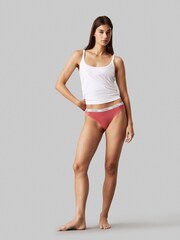 ملابس داخلية بتصميم عصري مزيّن بشعار من Calvin Klein - صورة 1 من 2
