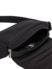 Calvin Klein – Kameratasche mit Webband - Bild 2 von 4