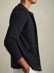 Mornarica - Reiss Munich Merino Wool z gumbi po celotni dolžini pletena jopa - Slika 4 iz 7