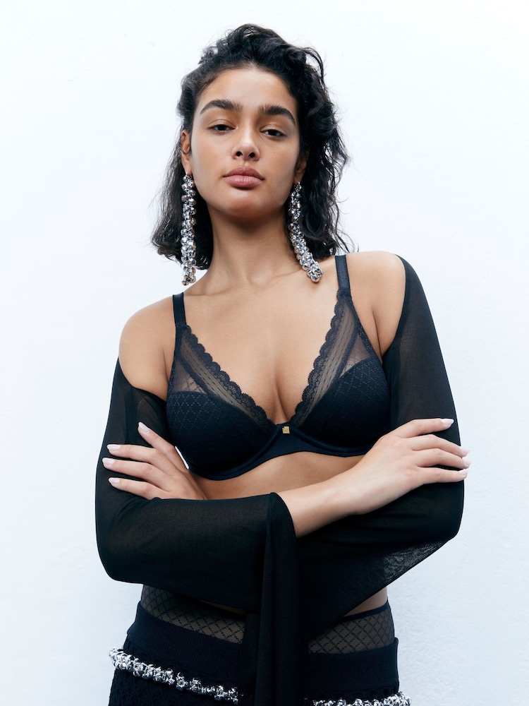Chantelle Norah Chic Soft Feel Plunge Underwired T-Shirt Bra - Image 1 of 5