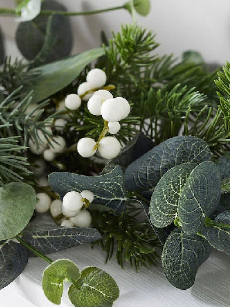 Lights4fun 2m Pre Lit Eucalyptus Christmas White Berry Garland - Image 2 of 2