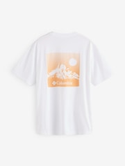 Белый - Columbia Butte™ Graphic Black T-Shirt - Image 7 of 7