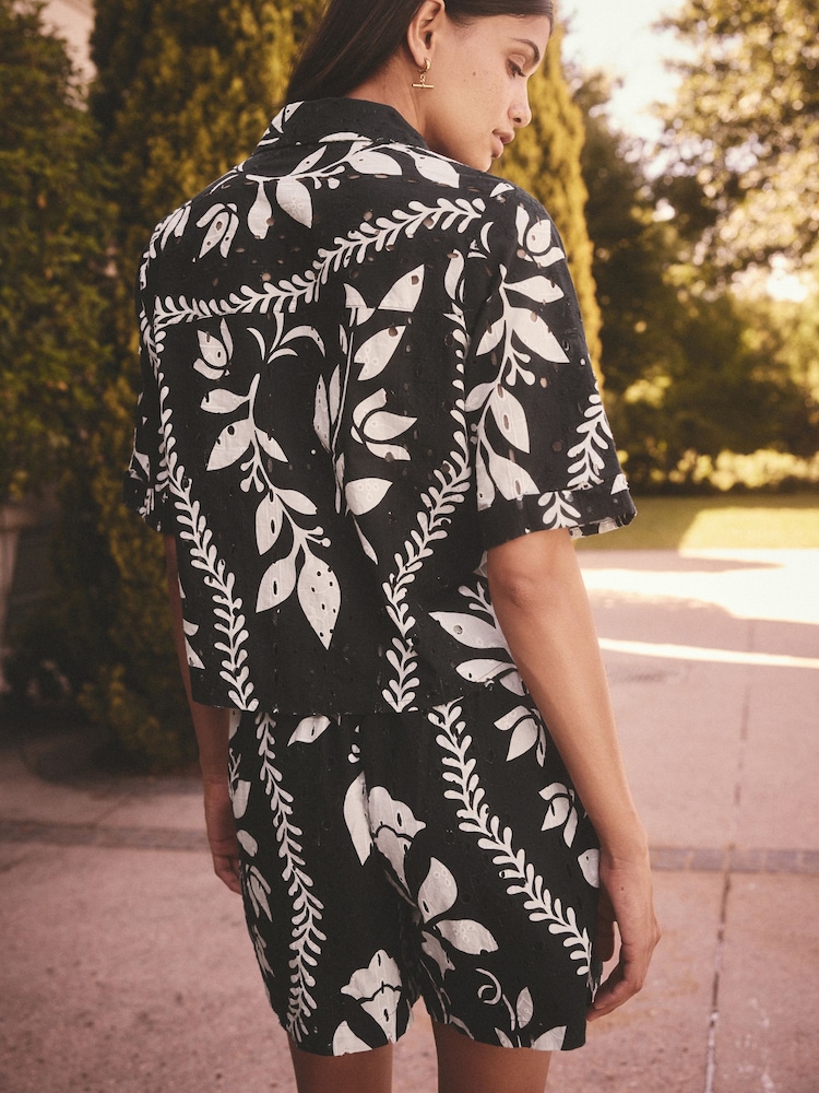 Black/White Floral Print Broderie Short Sleeve Button Down 100% Cotton Shirt - Image 2 of 4
