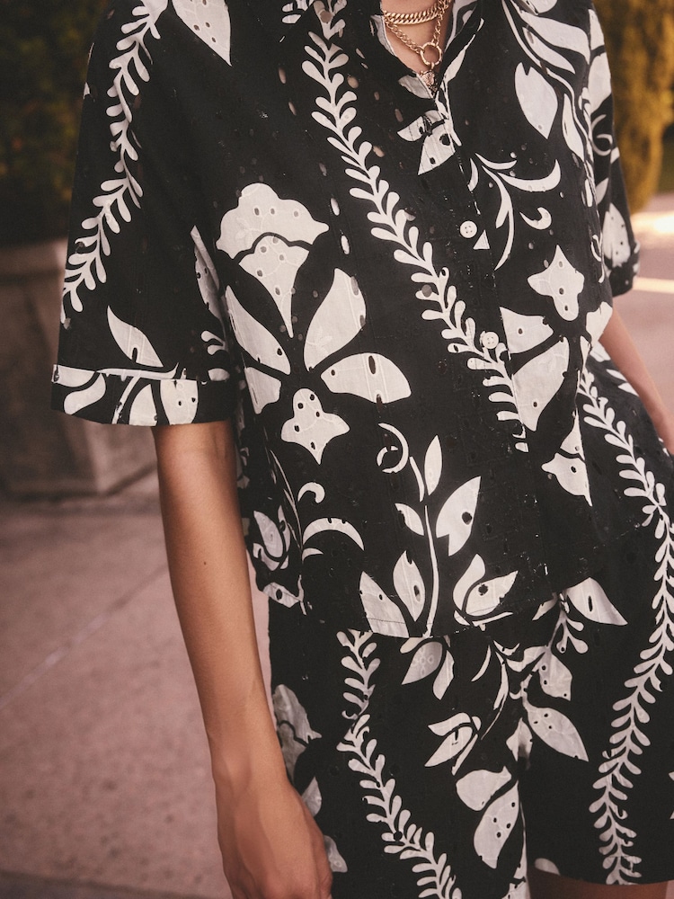 Black/White Floral Print Broderie Short Sleeve Button Down 100% Cotton Shirt - Image 4 of 4