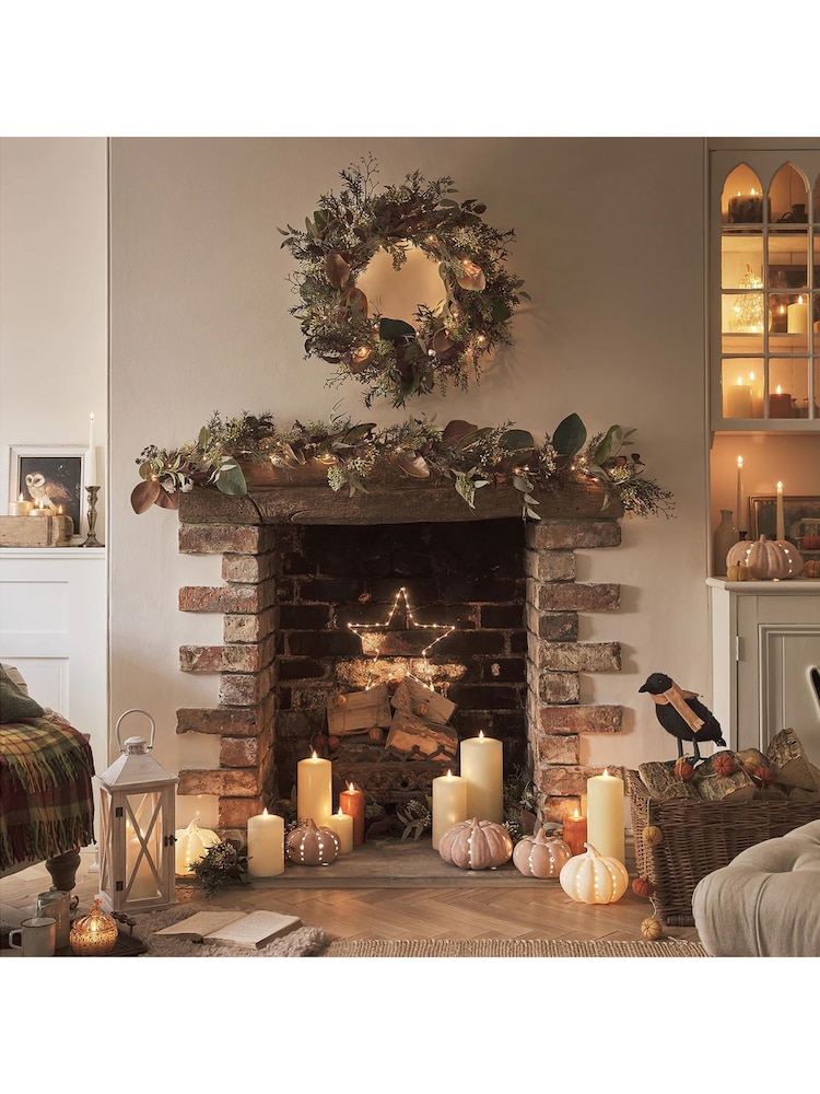 Lights4fun 60cm Pre Lit Autumn And Christmas Wreath - Image 3 of 3