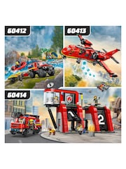 Lego 4x4 Fire Truck with Rescue Boat 60412 - Image 7 of 8