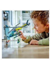 Lego Emergency Rescue Helicopter 60405 - Image 3 of 8