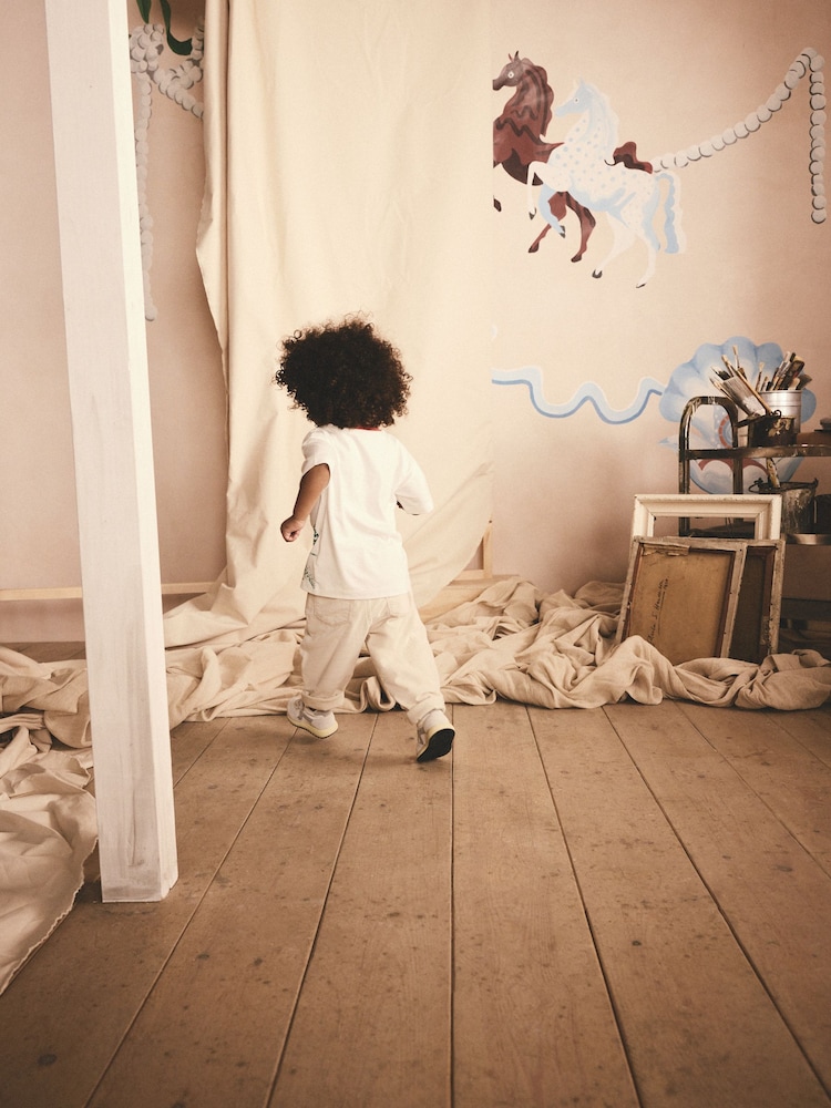 White Cath Kidston 100% Cotton Graphic Short Sleeve T-Shirt (3mths-7yrs) - Image 2 of 4