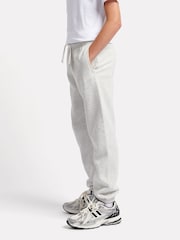 Cinza - Corredores New Balance Small Boys com logotipo Brush Back - Imagem 2 de 8