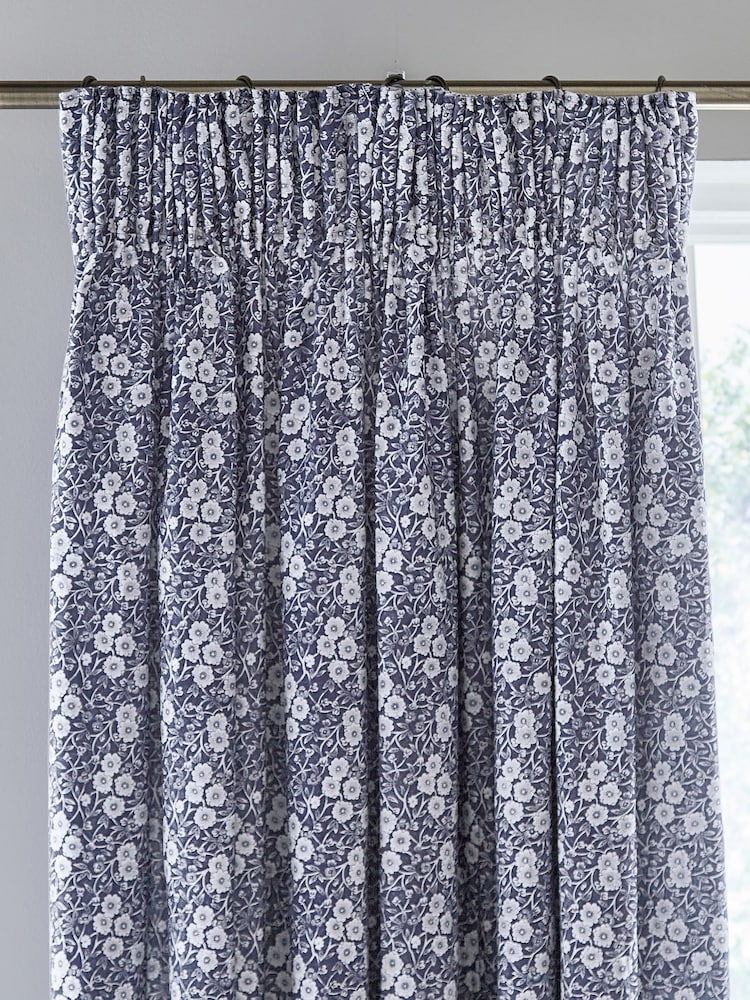 Burleigh X Bedeck Of Belfast Blue Calico Blackout 100% Cotton Pencil Pleat Curtains - Image 2 of 3