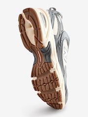 New Balance Gray dark Womens 530 Trainers - Image 4 of 5