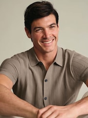 Dabisks tonis - Charles Tyrwhitt Stripe Texture Button Through Short Sleeve Knitted Cotton Polo Shirt - Attēls 3 no 4
