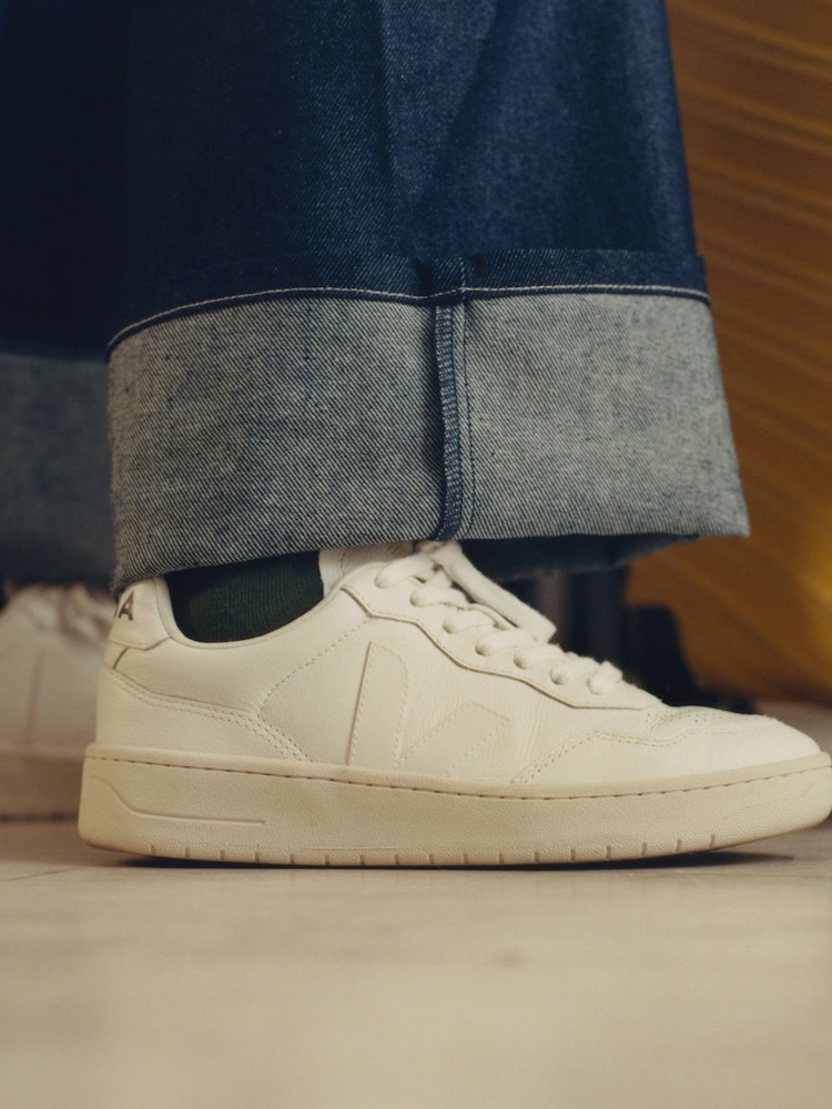 Veja V-90 Trainers - Image 1 of 5 Veja V-90 Trainers - Image 1 of 5
