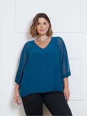 Azul - Blusa de gasa con cuello en pico y capa superpuesta de Live Unlimited Curve - Imagen 2 de 3
