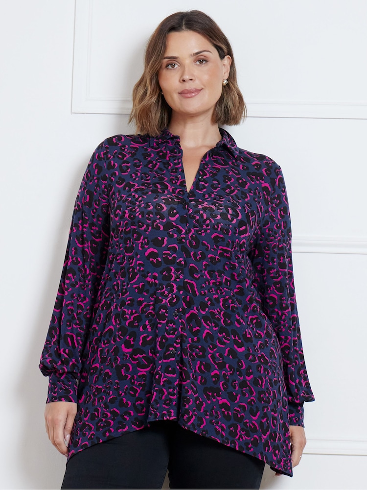 Live Unlimited Curve Hemd aus Jersey mit Leopardenmuster und Taschensaum - Bild 1 von 4