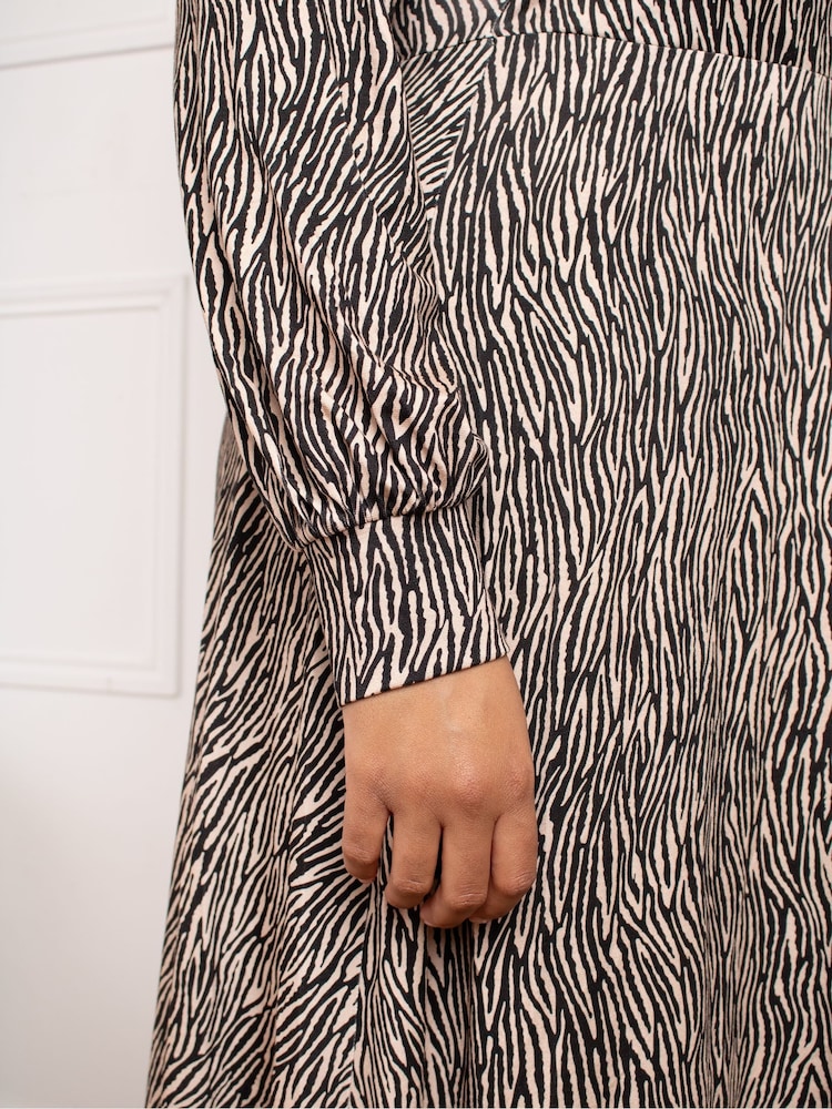 Live Unlimited Mărimi mici Zebra Wrap Rochie With Blousen Sleeves - Image 3 of 4