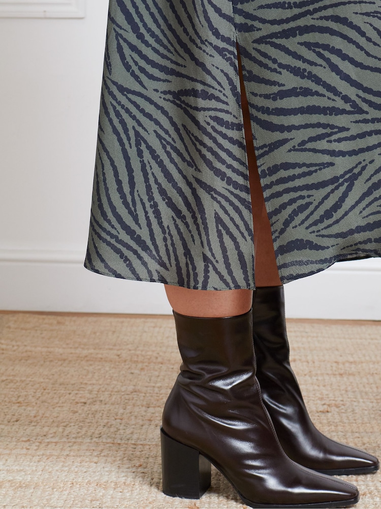 Live Unlimited Green Animal Print Button Through Shirt Dress - Image 4 of 4 Live Unlimited Green Animal Print Button Through Shirt Dress - Image 4 of 4