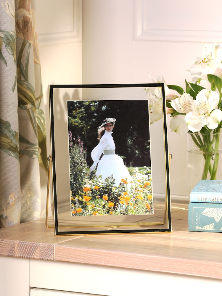 Laura Ashley Brass Moira Photo Frame - Image 1 of 4