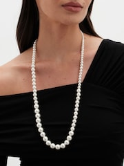 Jon Richard Silver Tone Long Graduated Pearl Necklace - Image 2 of 3