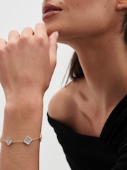 Jon Richard Gold Tone Mother of Pearl Clover Bracelet - Image 3 of 4